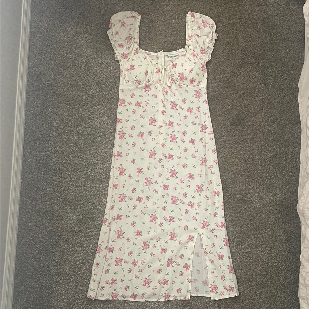 Precious floral midi dress with built in padding! XXS!